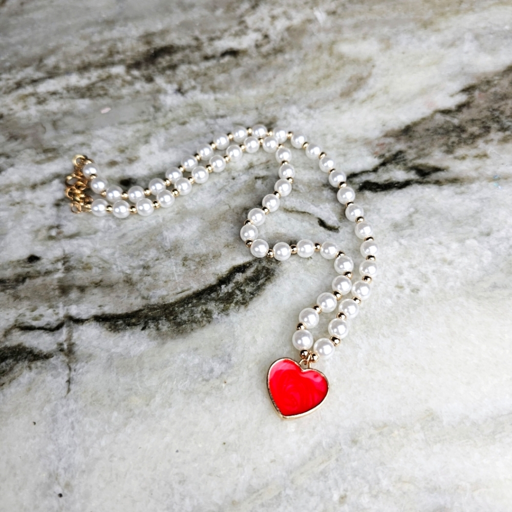 Classic Coquette Heart Pearl Necklace - Picture 3 of 7